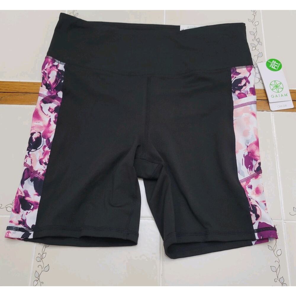 NWT Gaiam Womens Black Yoga Shorts With Floral Size L OM-DRI